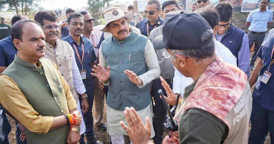 मुख्यमंत्री डॉ. यादव ने हेलीकॉप्टर से रंथभंवर में कृष्णमृग और नीलगाय रेस्क्यू अभियान के द्वितीय चरण का किया अवलोकन